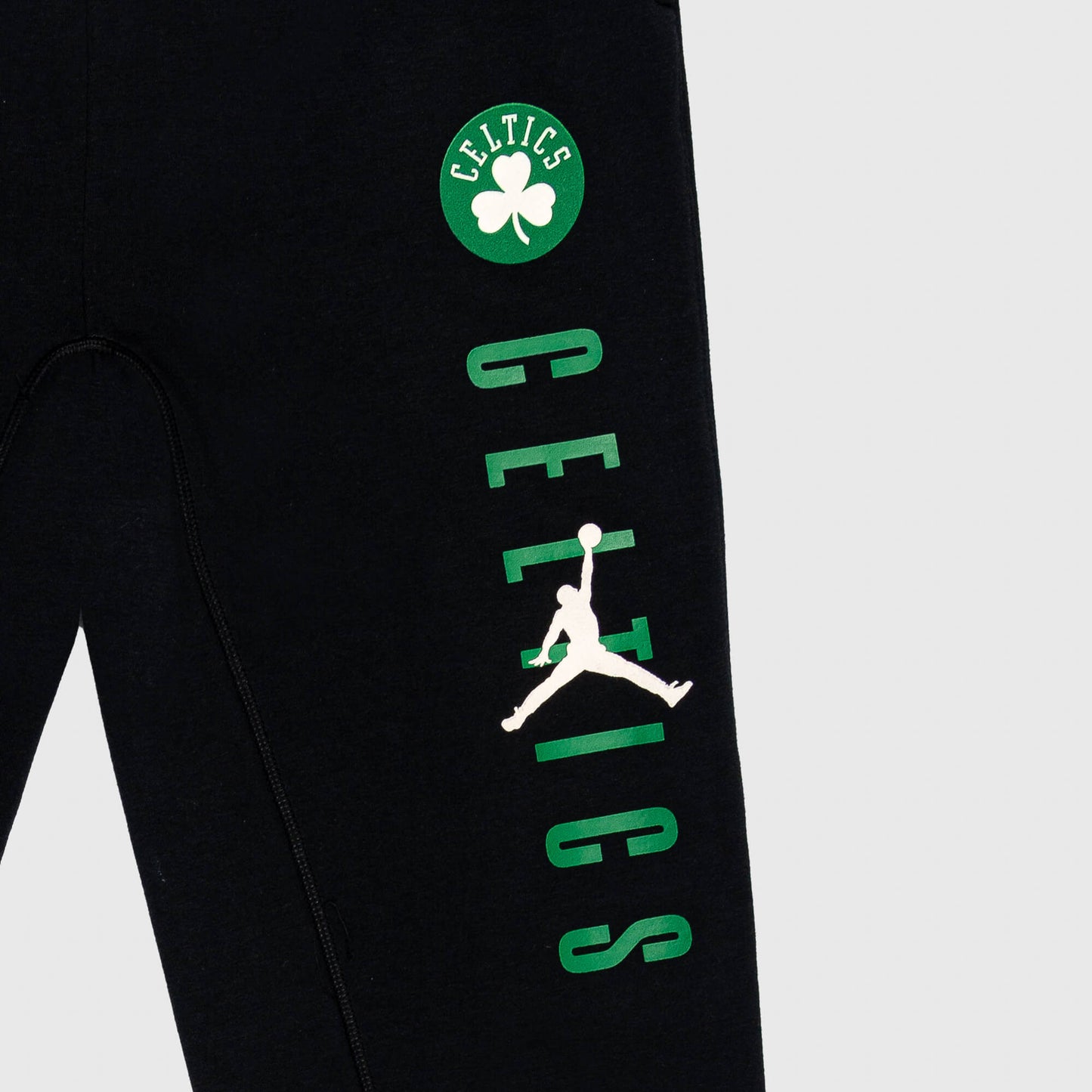 Detské tepláky NIKE JORDAN NBA YA NK PANT FLC CTS STMT - B8-20 (pre deti 8-20 rokov) BOSTON CELTICS čierne