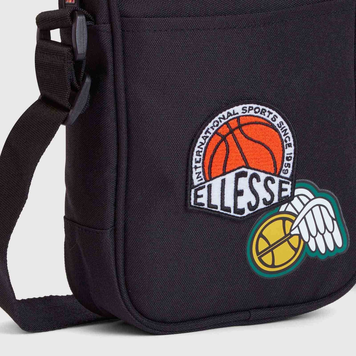 Taštička cez rameno Ellesse Vizvo Medium Item Bag čierna