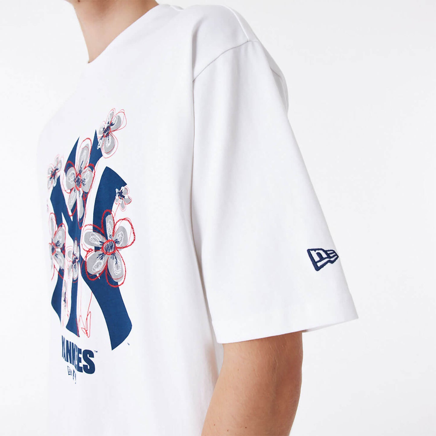 NEW ERA New York Yankees MLB Floral Logo White Oversized T-Shirt