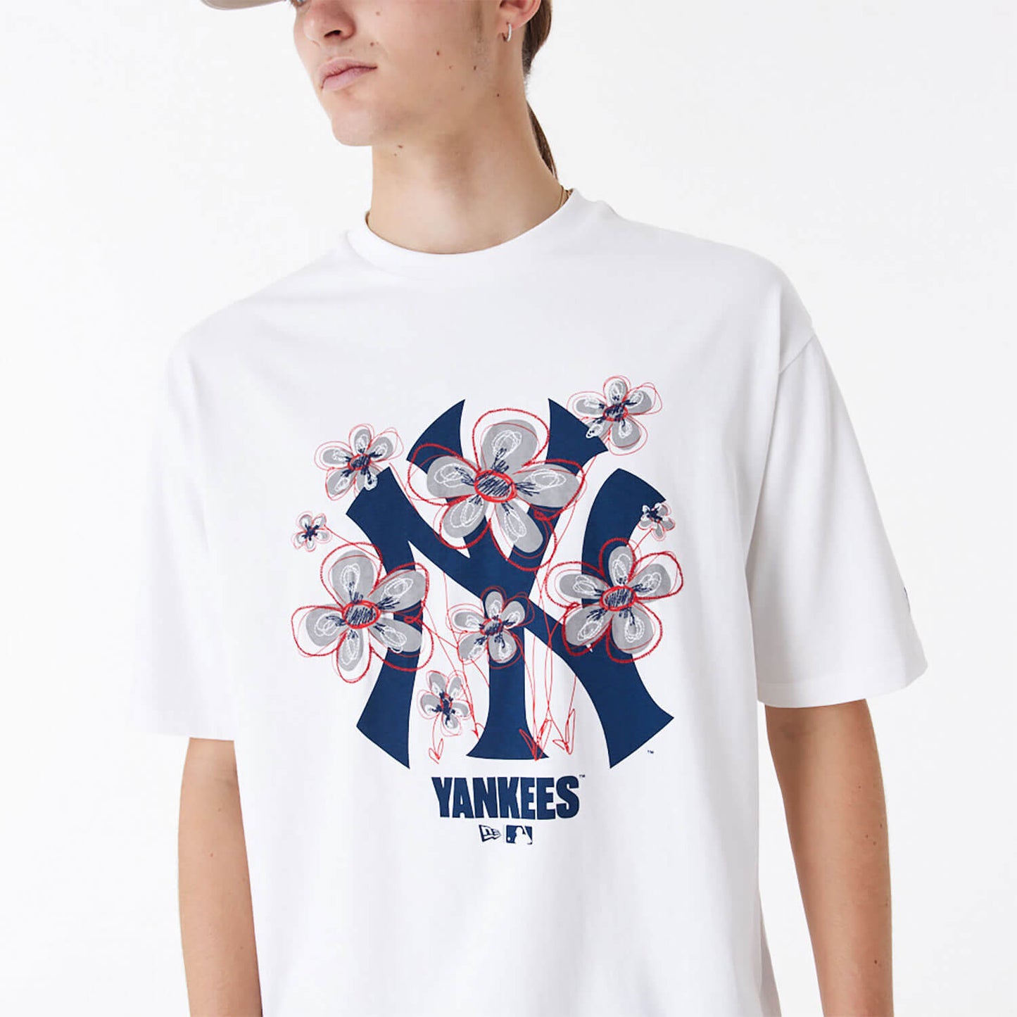 NEW ERA New York Yankees MLB Floral Logo White Oversized T-Shirt