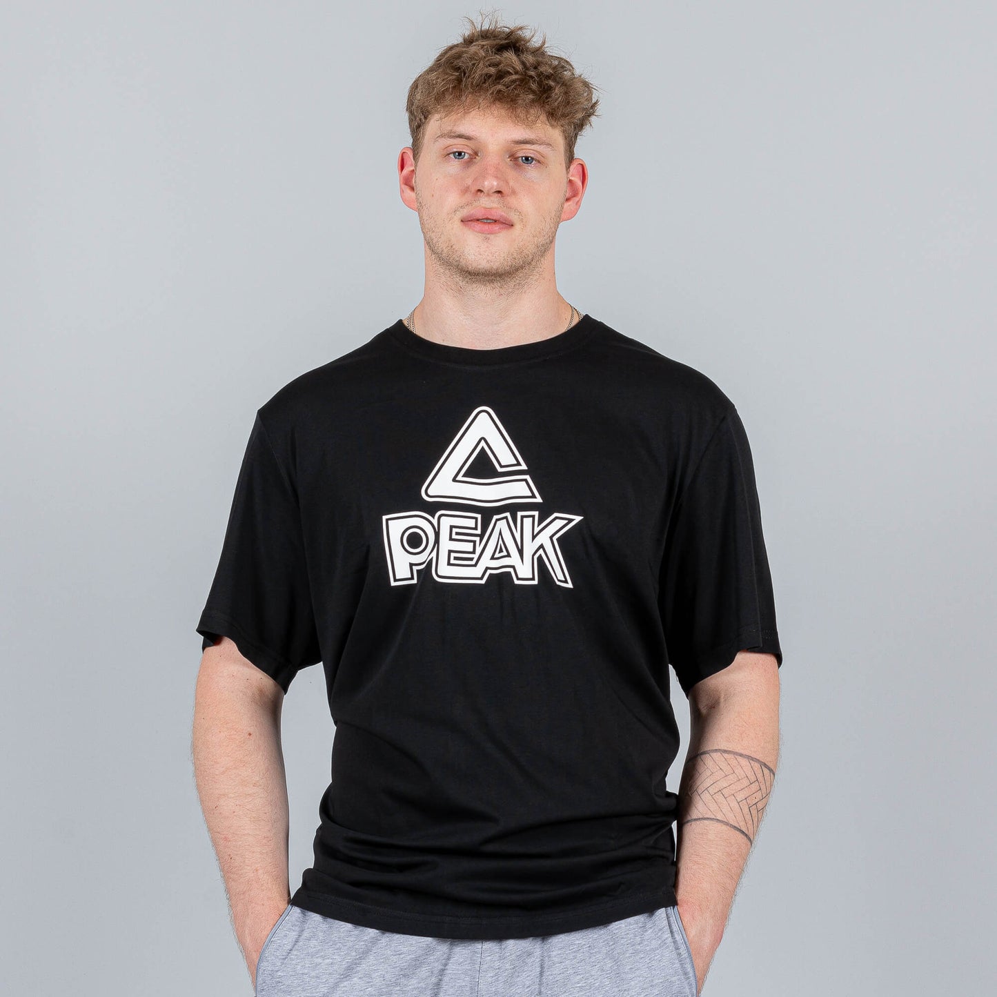 PEAK TEAM LINE ROUND NECK T-SHIRT BLACK/WHITE