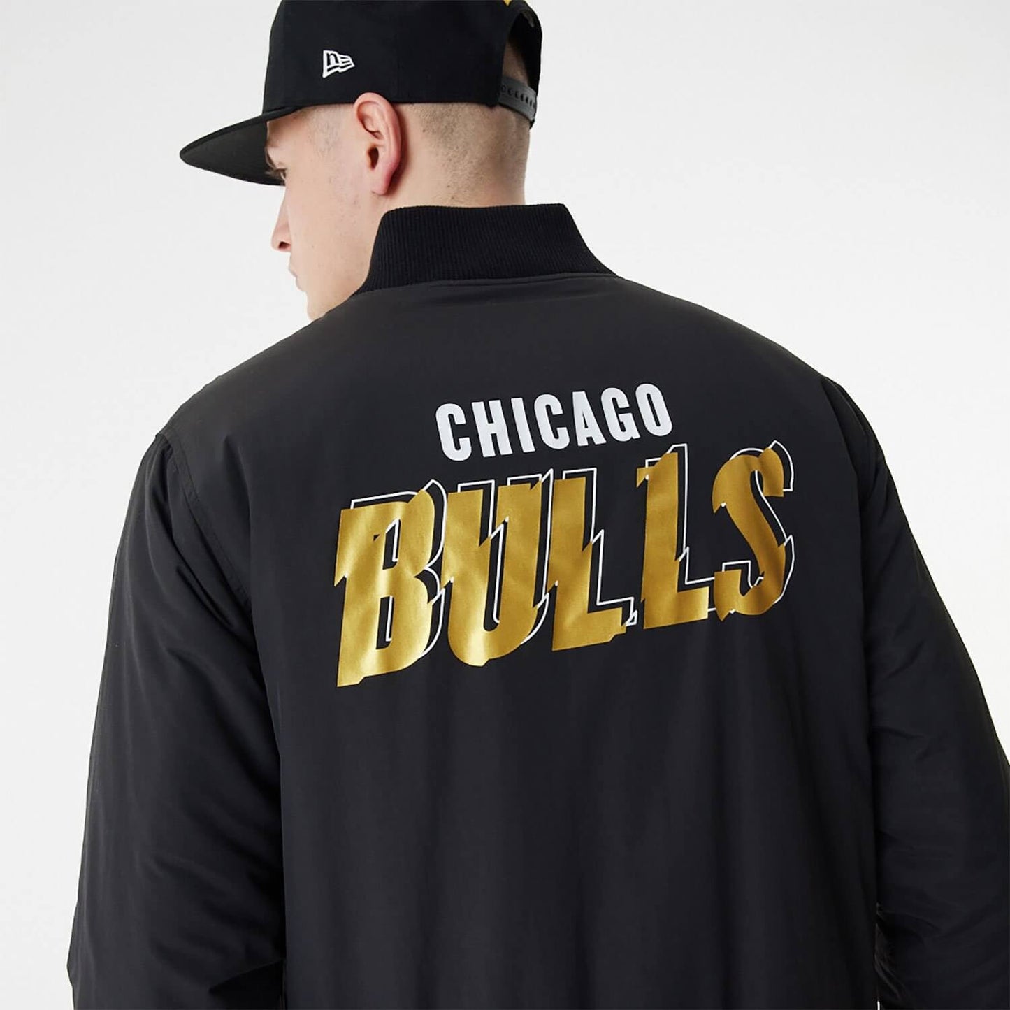 Bunda bomber New Era Chicago Bulls Team Script Bomber Jacket čierna