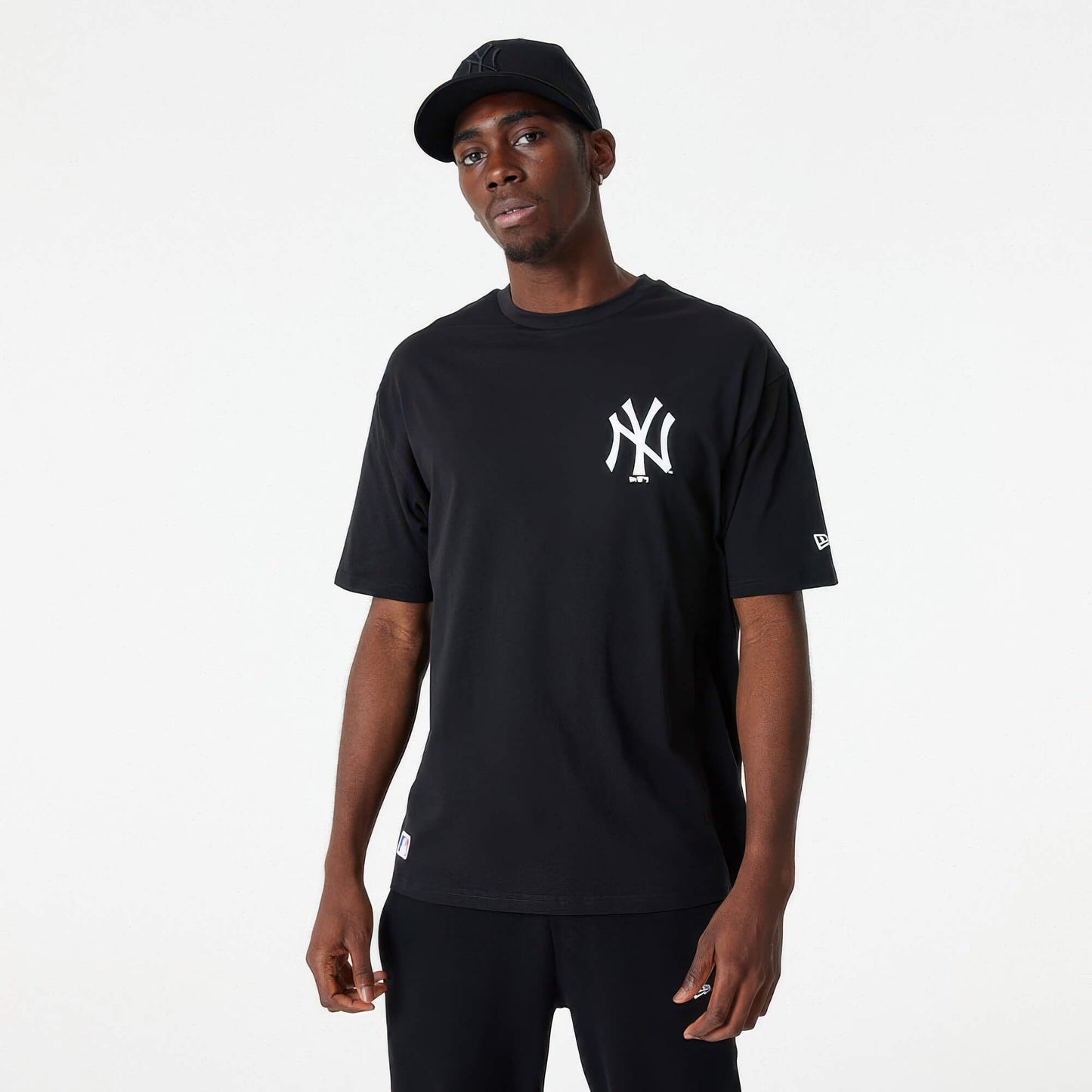 NEW ERA MLB Big logo New York Yankees Essentials Oversized Black T-Shirt