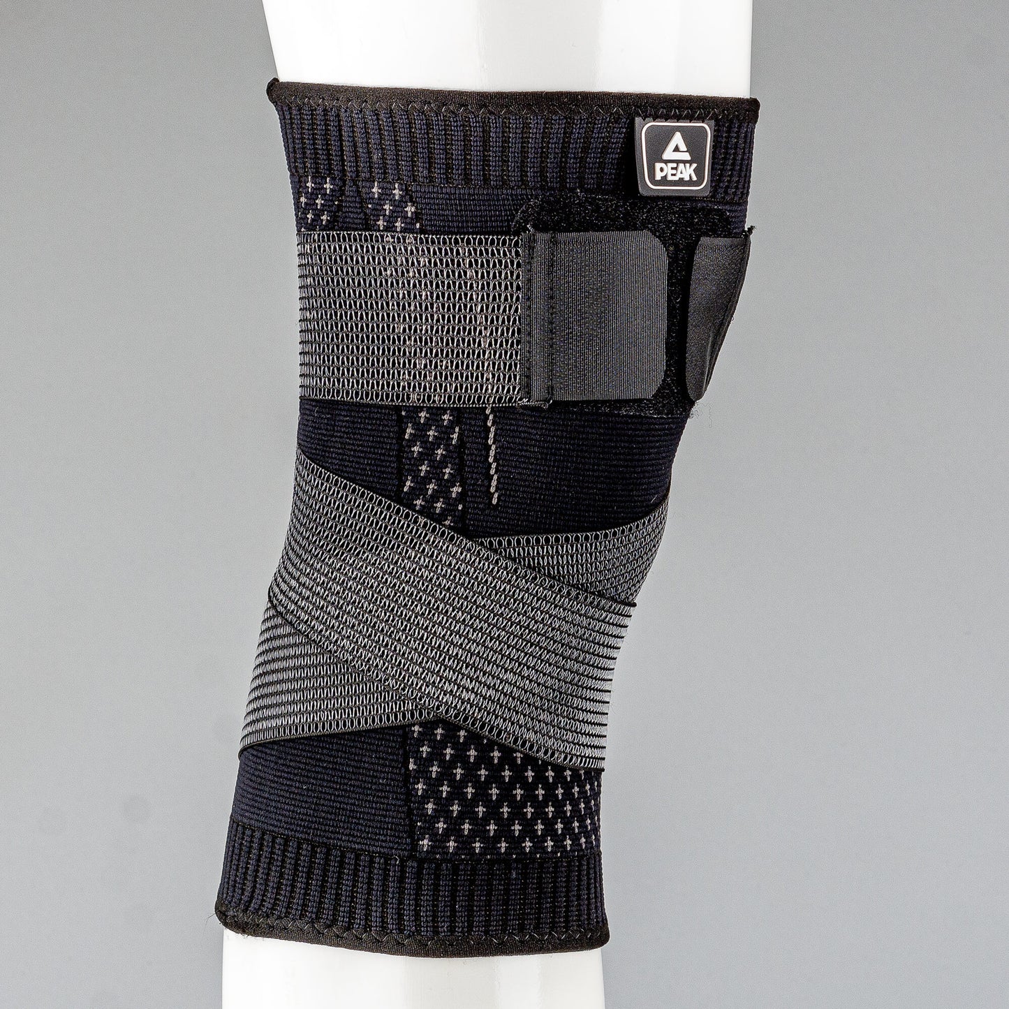 Peak Knee Protector (26x14 cm) Black