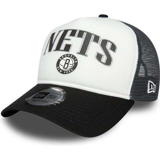 Šiltovka New Era 940 Brooklyn Nets NBA Retro Grey E-Frame Trucker Cap šedá