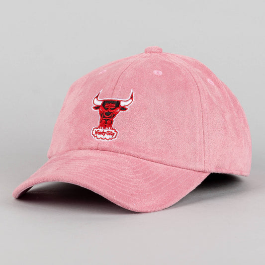 Mitchell & Ness NBA Suede Dad Strapback HWC Chicago Bulls Pink