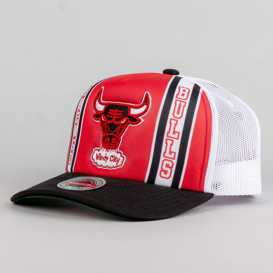 Mitchell & Ness NBA RETRO TRUCKER SNAPBACK HWC CHICAGO BULLS RED / BLACK