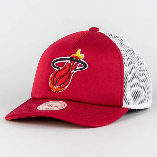 Mitchell & Ness OFF THE BACKBOARD TRUCKER HWC MIAMI HEAT Red / White