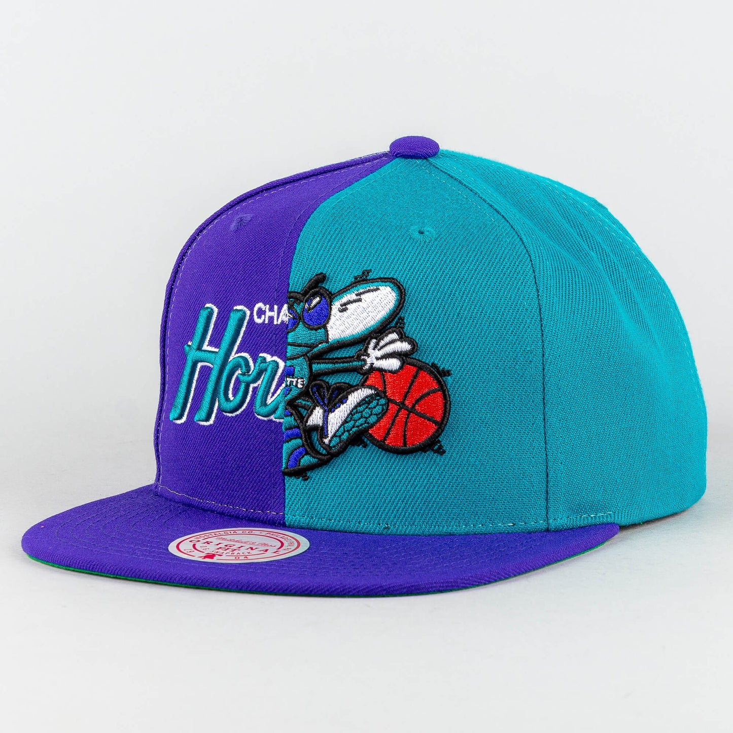 Mitchell & Ness SPLIT CROWN SNAPBACK HWC CHARLOTTE HORNETS Purple