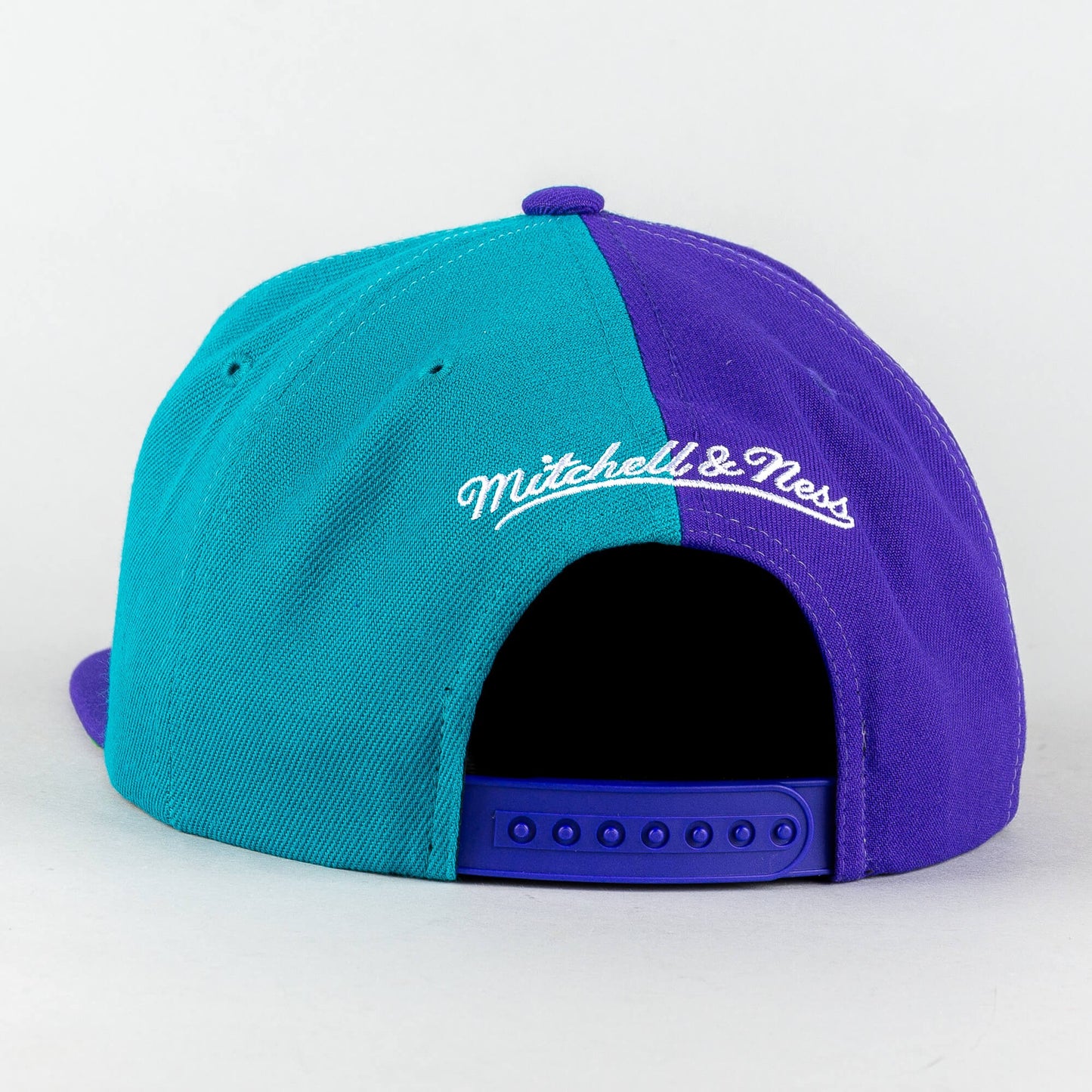 Mitchell & Ness SPLIT CROWN SNAPBACK HWC CHARLOTTE HORNETS Purple