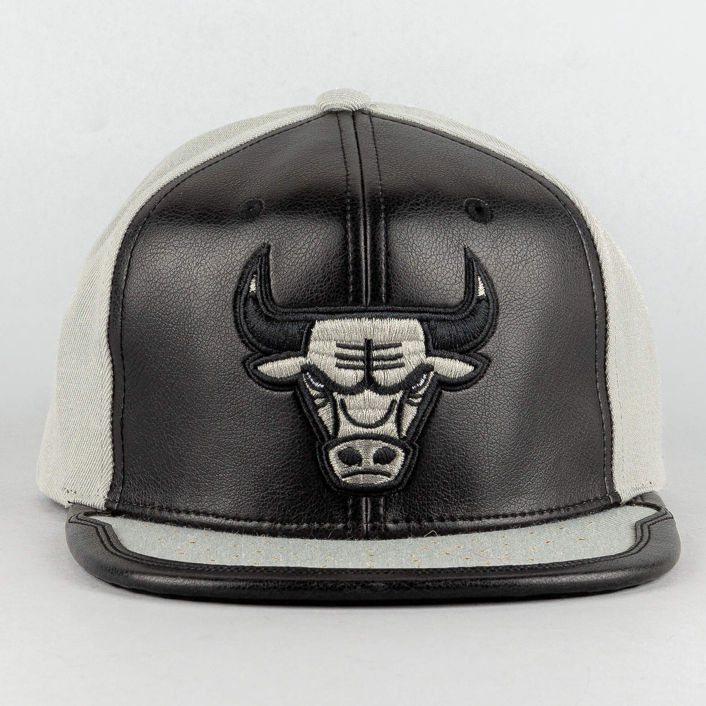 Mitchell & Ness NBA DAY ONE SNAPBACK CHICAGO BULLS Black / Grey