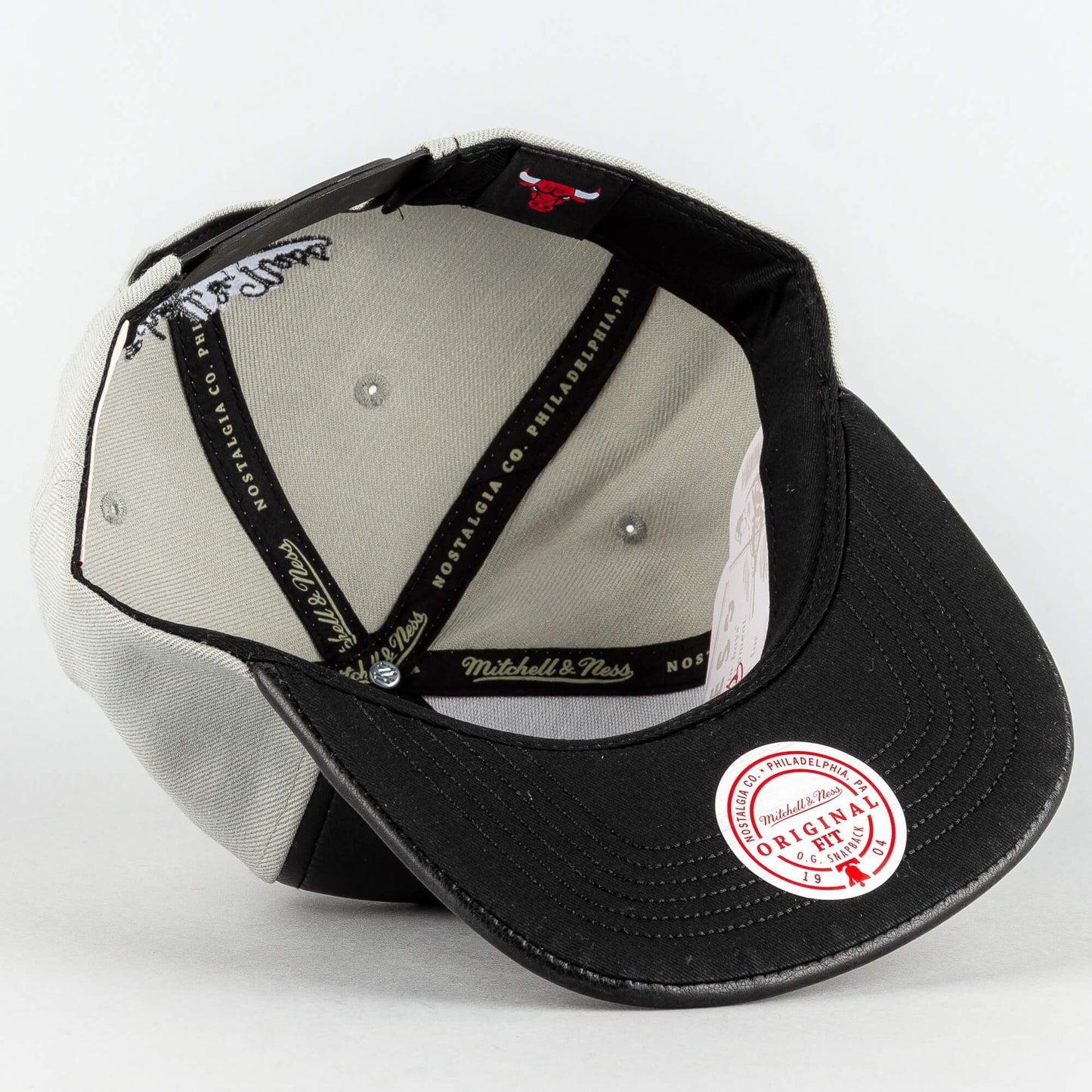 Mitchell & Ness NBA DAY ONE SNAPBACK CHICAGO BULLS Black / Grey