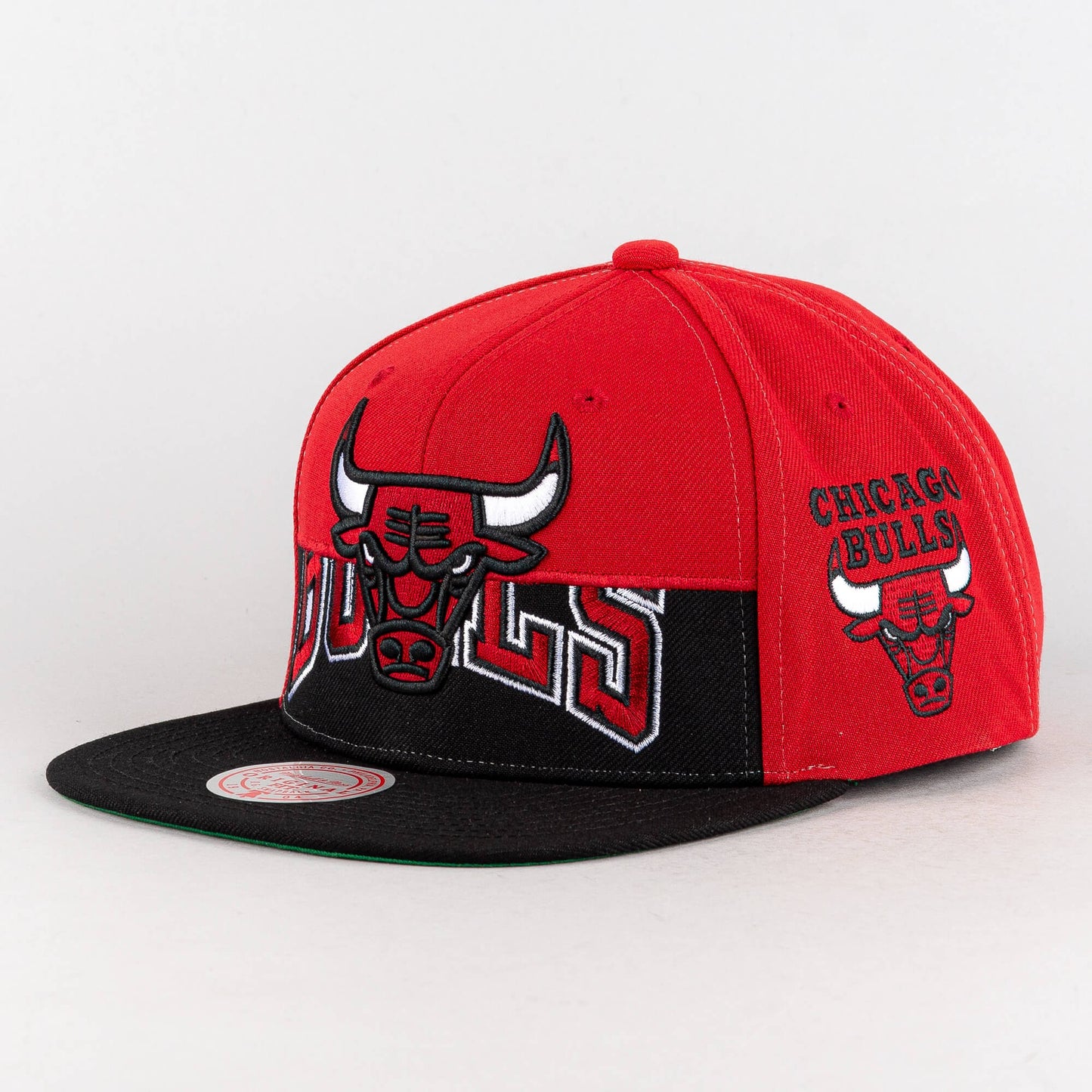 Mitchell & Ness Half N Half Snapback Chicago Bulls Red / Black