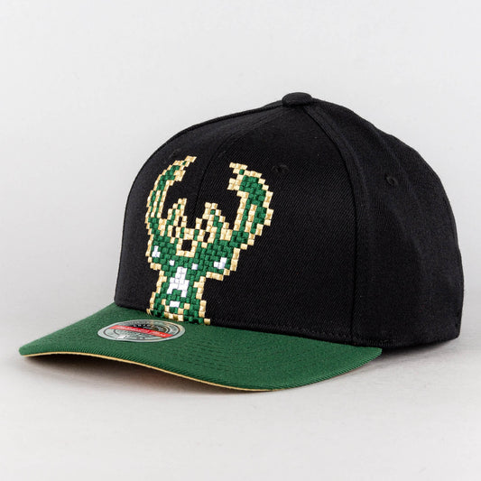 Mitchell & Ness 8-Bit XL Classic Red Milwaukee Bucks Black