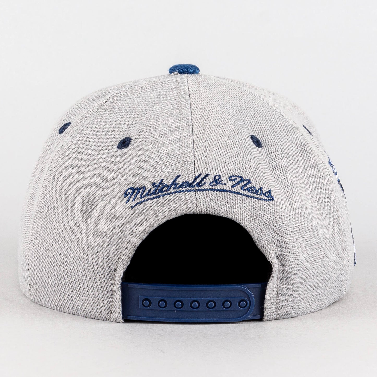 Mitchell & Ness The District Snapback Chicago Bulls Grey