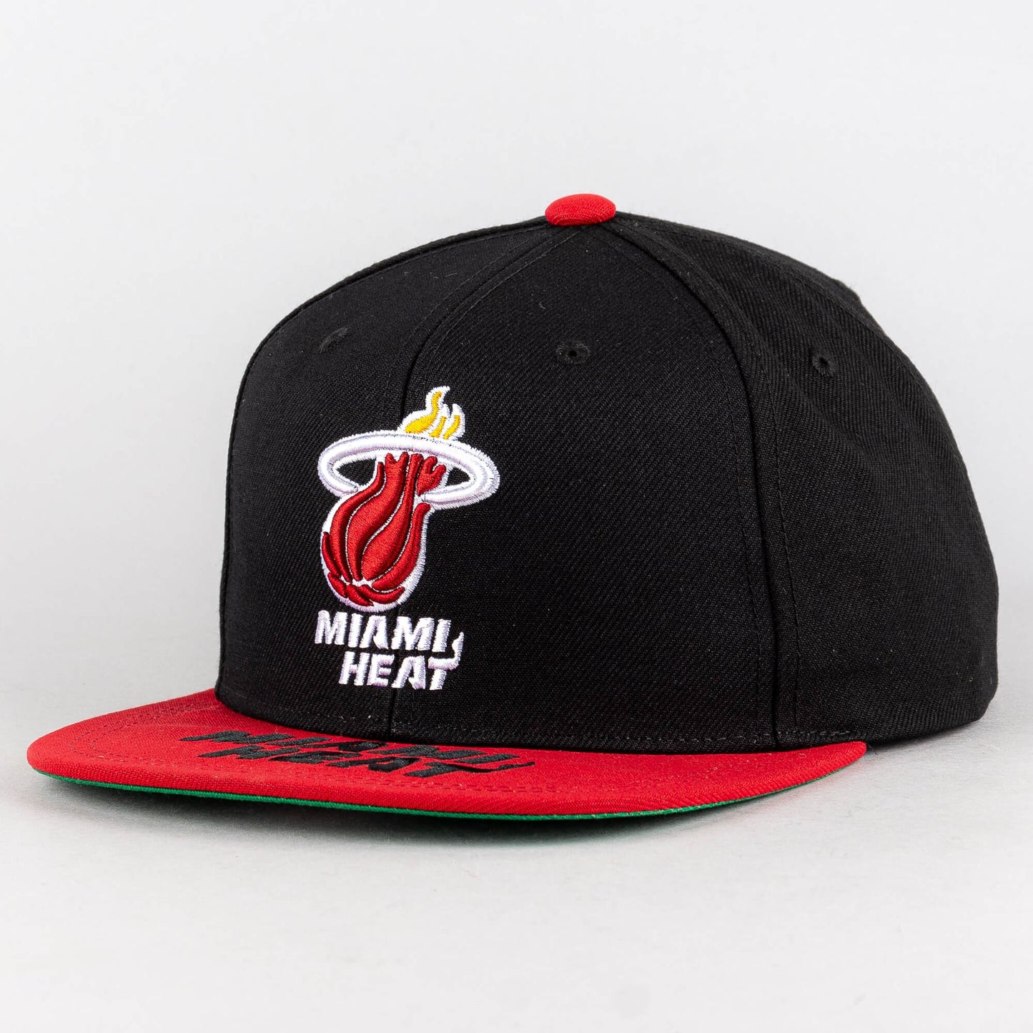 Šiltovka Mitchell & Ness NBA Logo Bill HWC Miami Heat čierna/červená