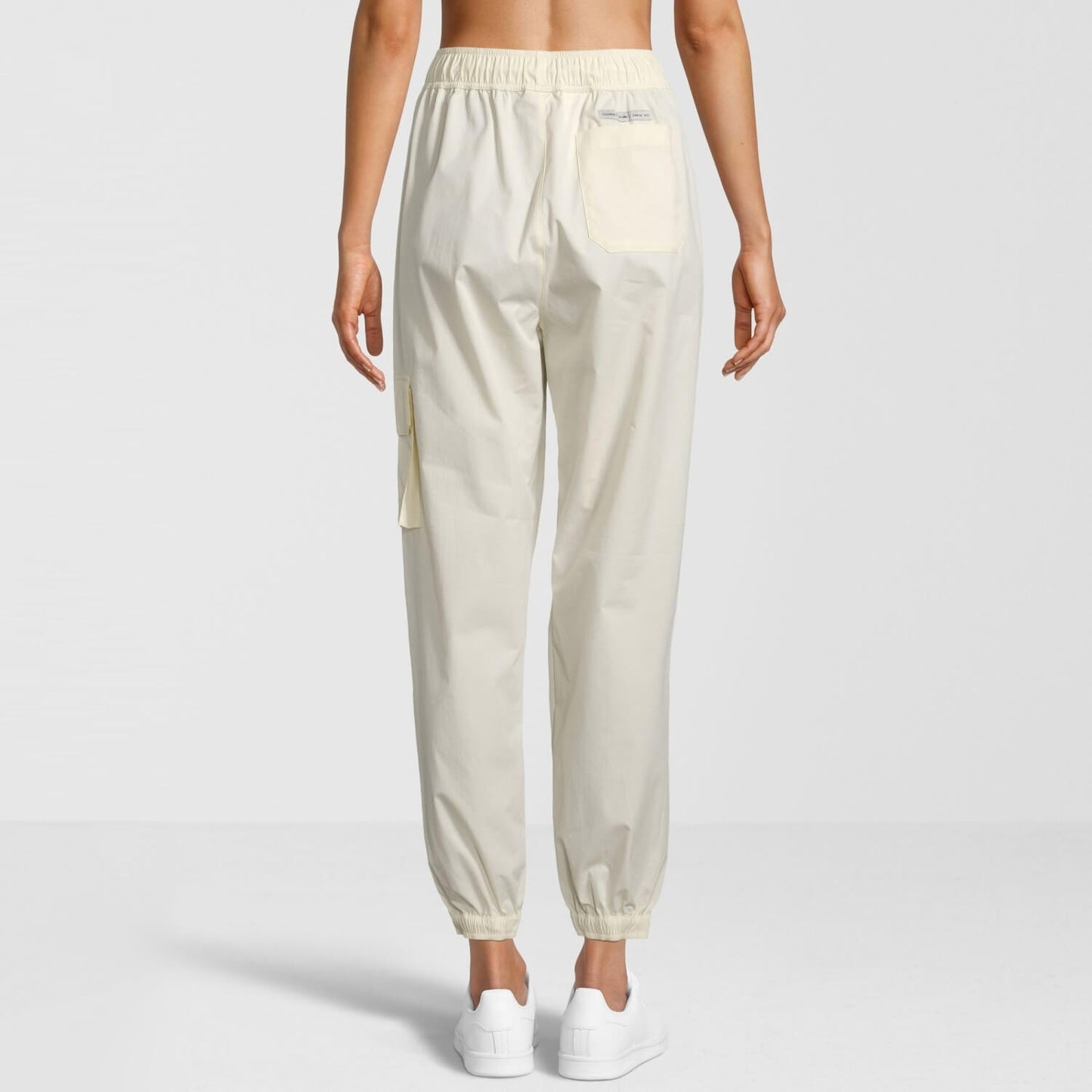 Dámske kapsáčové nohavice FILA TULLE cargo pants krémovo-biele