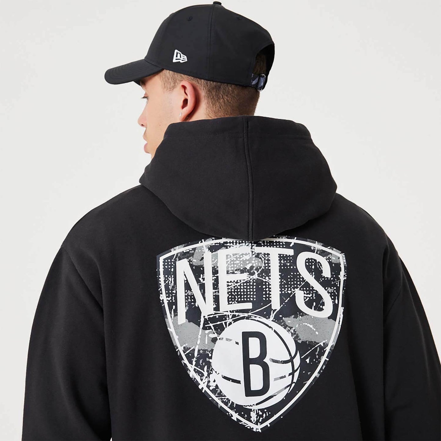 Mikina s kapucňou NEW ERA Brooklyn Nets NBA Infill Team Logo Black Pullover Hoodie čierna