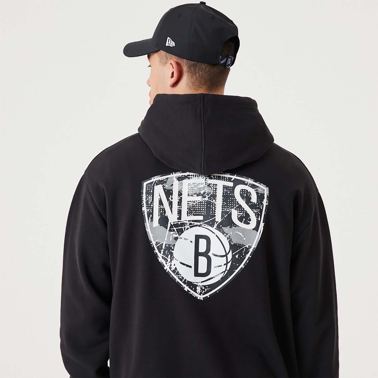 Mikina s kapucňou NEW ERA Brooklyn Nets NBA Infill Team Logo Black Pullover Hoodie čierna