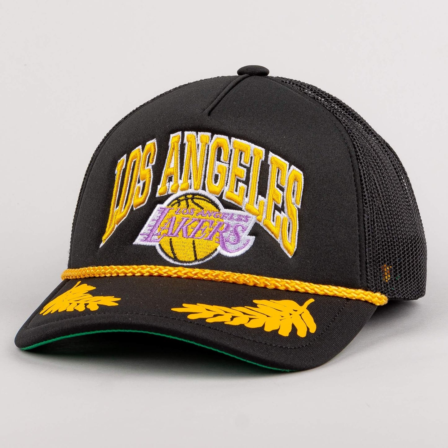 Mitchell & Ness NBA Gold Leaf Trucker HWC Los Angeles Lakers Black