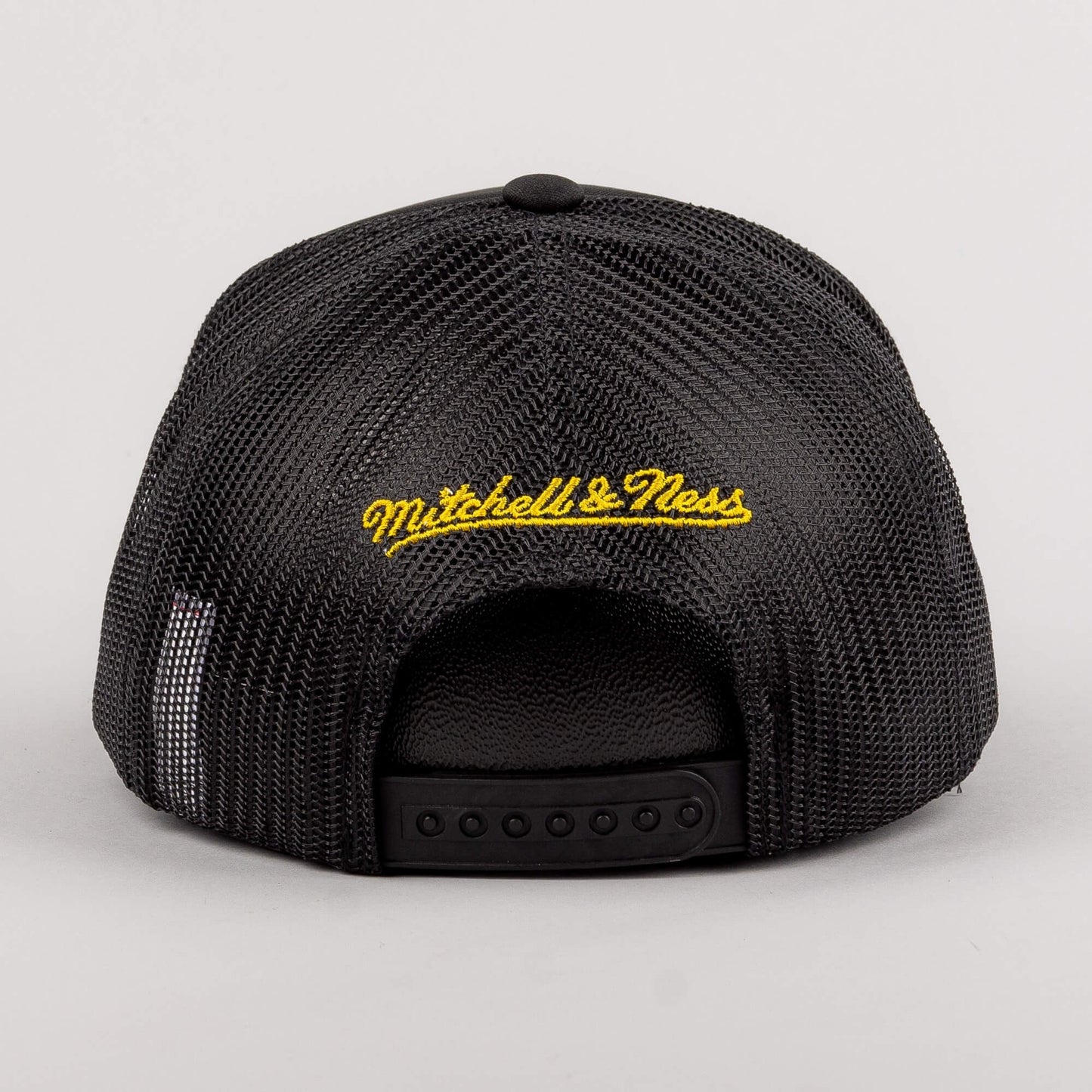 Mitchell & Ness NBA Gold Leaf Trucker HWC Los Angeles Lakers Black